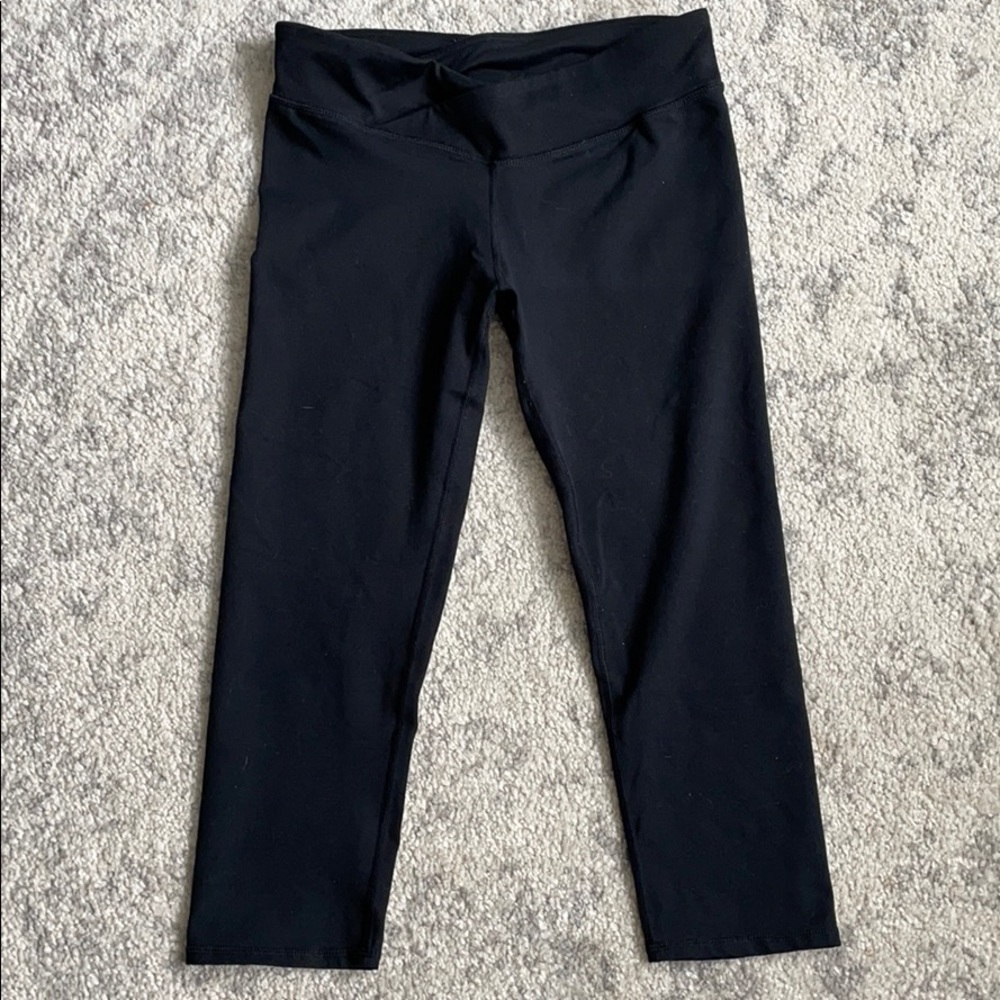 Fabletics Crossed Waist Cropped Black Leggings